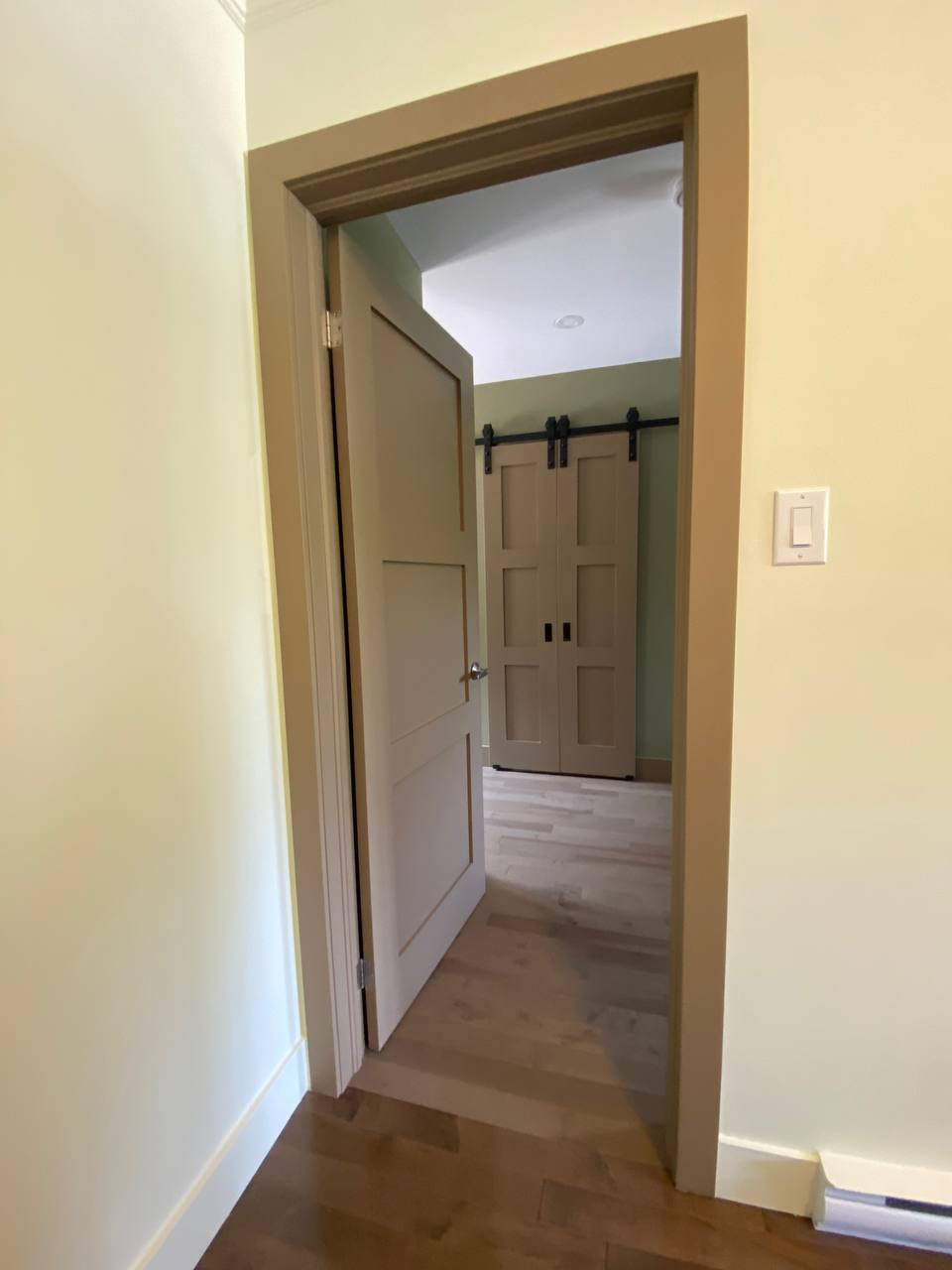Trim & Crown Molding, recent project by YZ Painting & Finishing, Metro Vancouver (7)